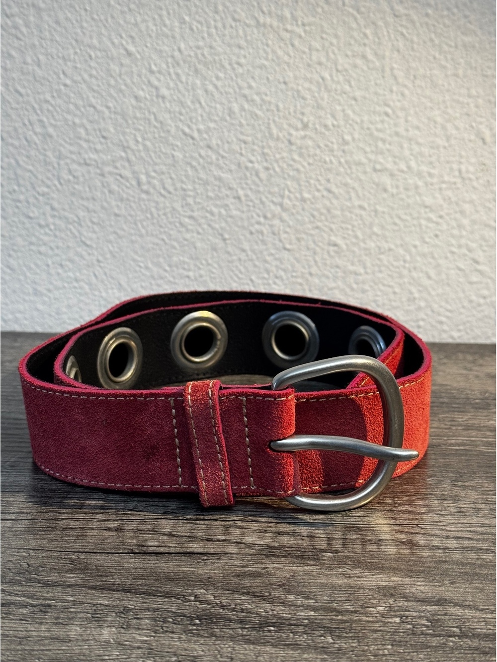 Banana Republic Red Suede Leather Grommet Belt Women’s Size S 27/68